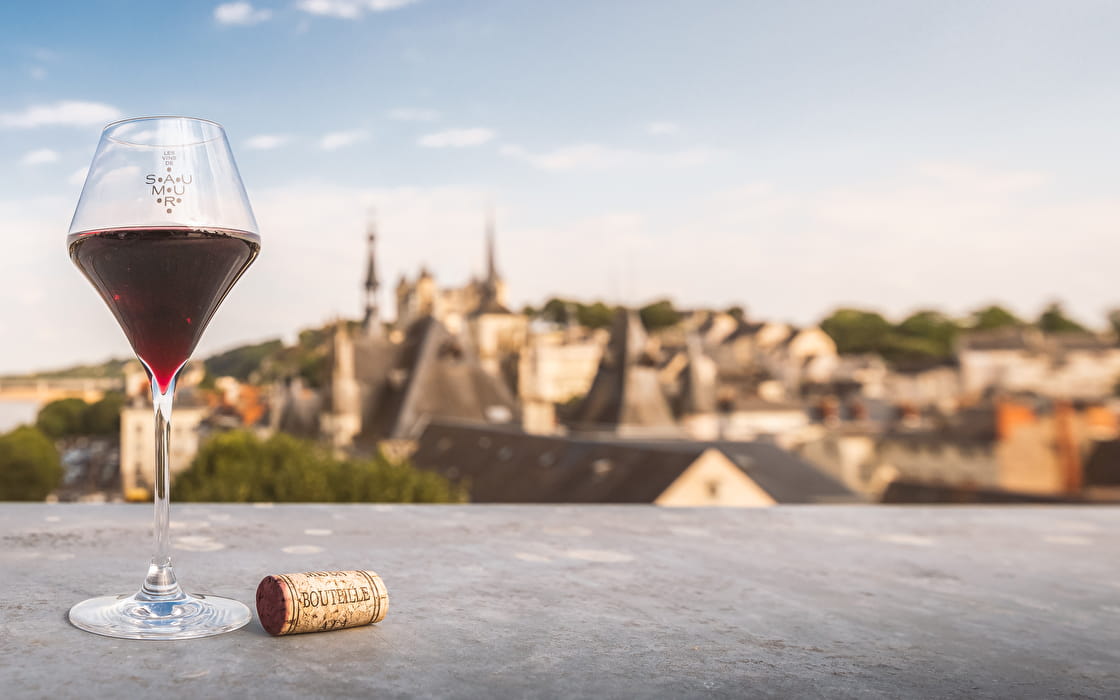 Verre de vin de Saumur en rooftop